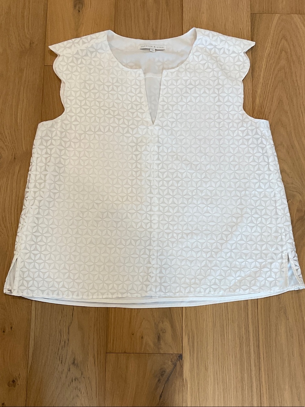 Preston & York White Scalloped Cap-Sleeve Camisole